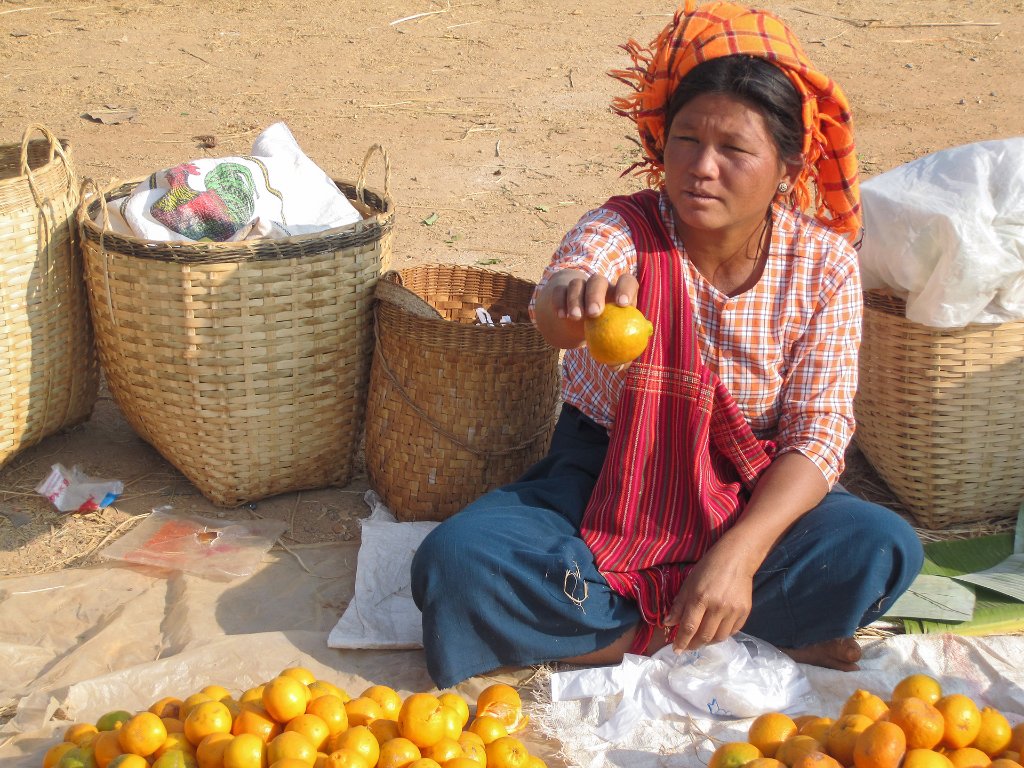 07-Inn Thein Market.jpg -                                